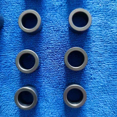 Aangepaste siliciumcarbide glijlagermouw voor industriële pompsystemen, toepassingen bij hoge temperaturen en hoge belasting